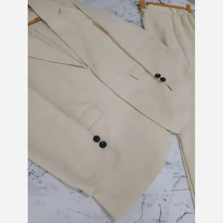 ست کت و شلوار زنانه جنس بابوس رنگ مشکی کرم استخونی سایز 38 تا 46