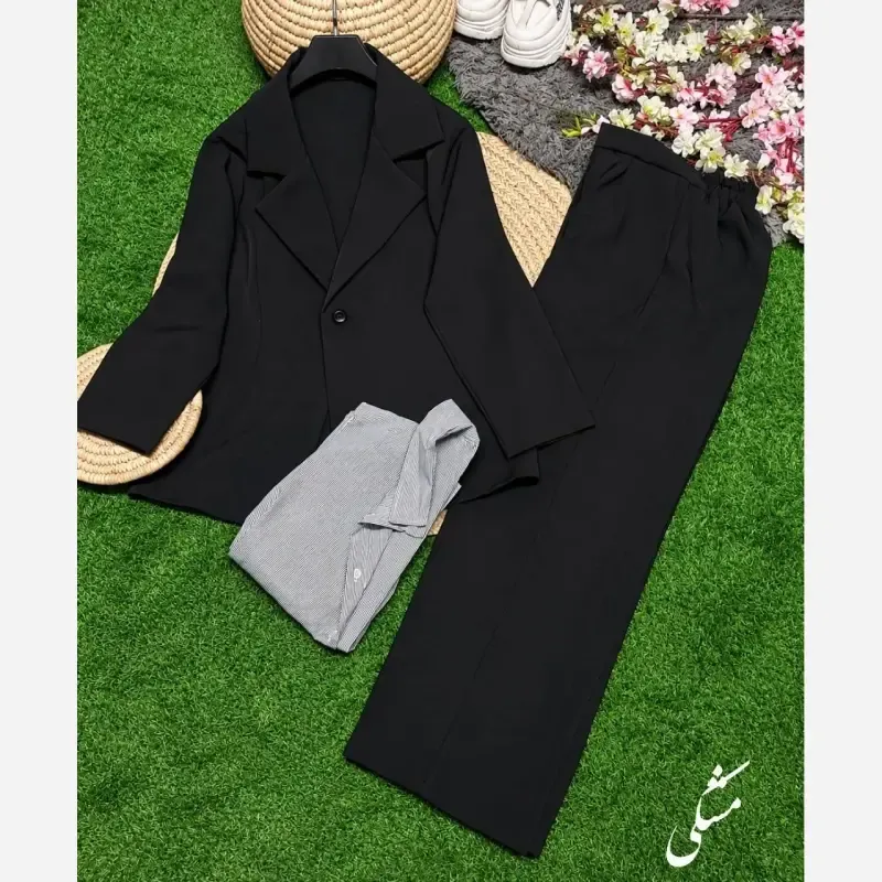 سه تیکه پاییزه زنانه مدل نوشین جنس سوپرکجراه اعلا رنگ مشکی سرمه ای سایز فری